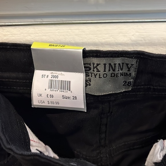 Stylo skinny jeans. Skinner stretch. 28” waist. 29” inseam. 26D - Picture 3 of 5
